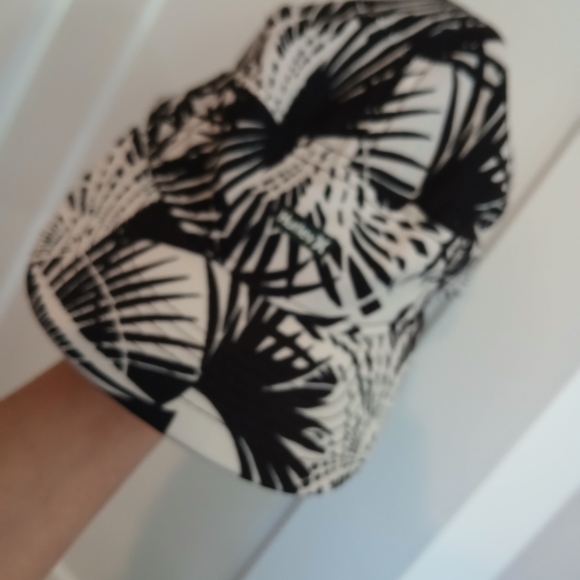 Hurley hat 👒 - Picture 5 of 5